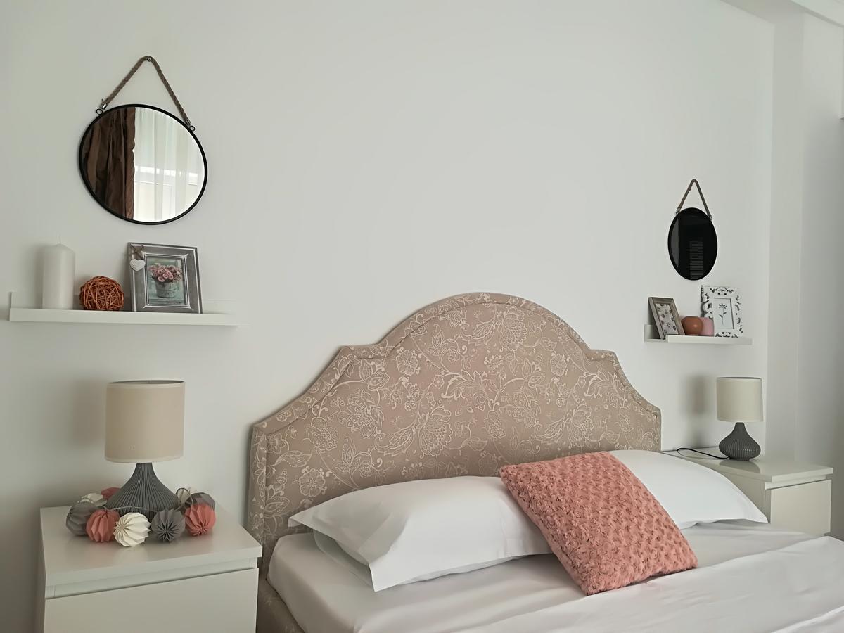 Smart Rooms Букурещ Екстериор снимка