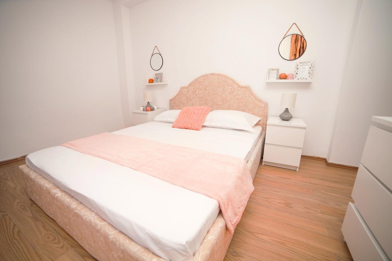 Smart Rooms Букурещ Екстериор снимка